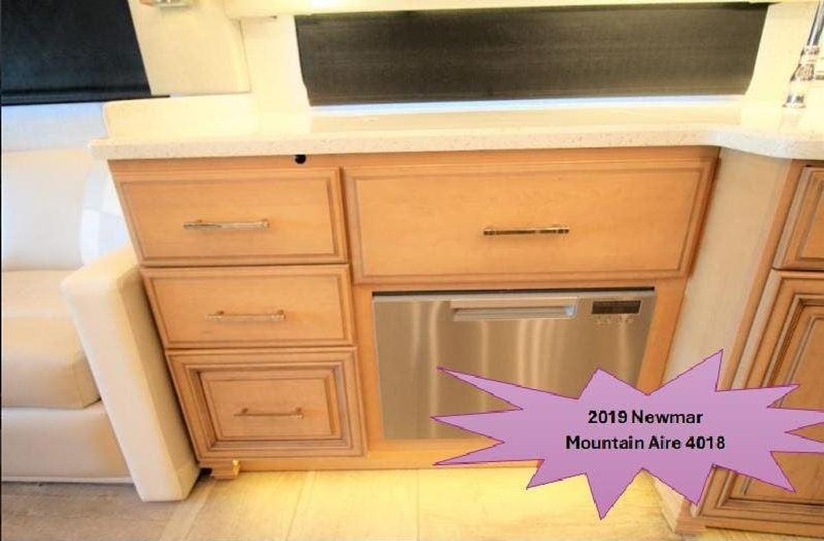 Used 2019 Newmar Mountain Aire 4018