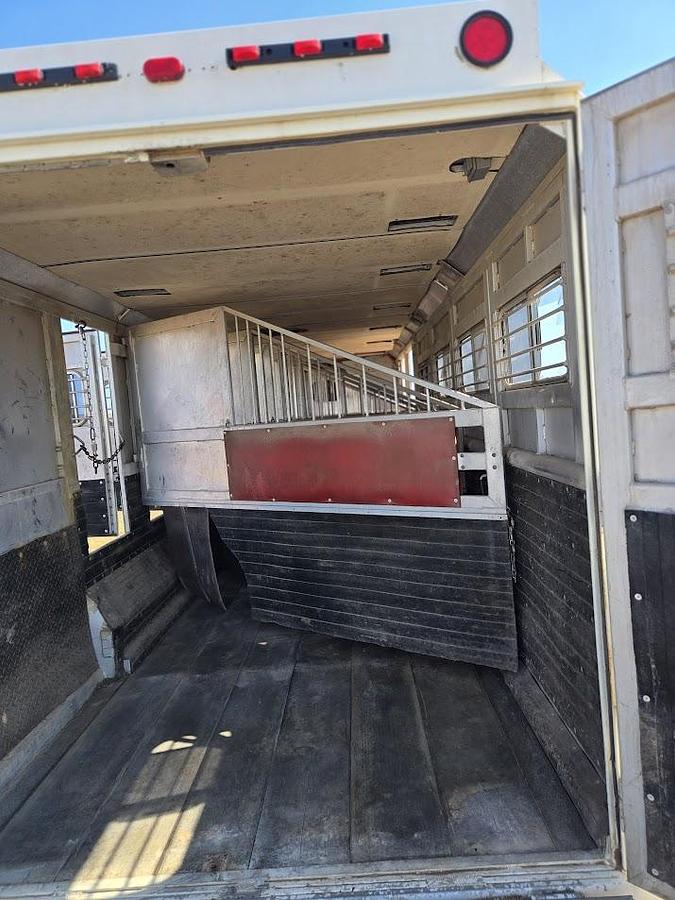 Used 1986 Lite Line 9 Horse Trailer