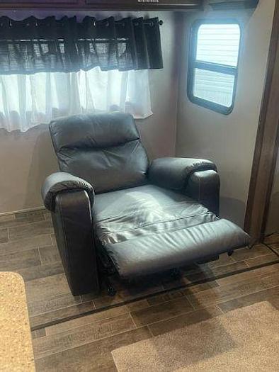 Used 2017 Highland Ridge Open Range Roamer RT323RLS