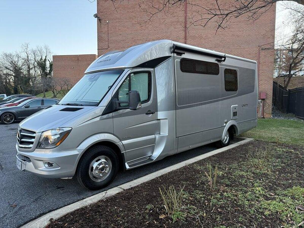 Used 2019 Leisure Travel Vans Unity U24mb