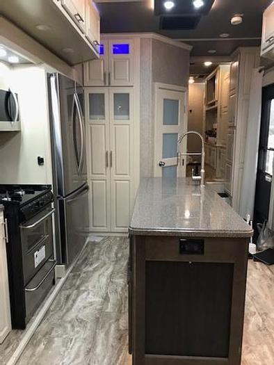 Used 2021 Luxe Gold 380GFB 5th Wheel