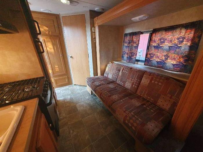 Used 2009 Skyline Layton 1811