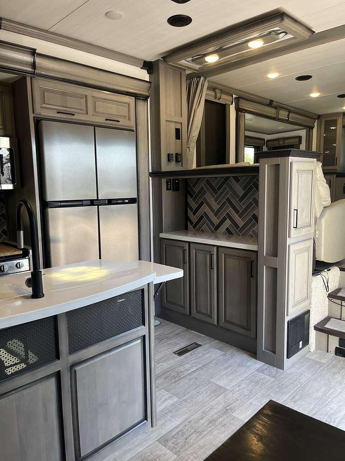 Used 2022 Keystone Montana 3761FL