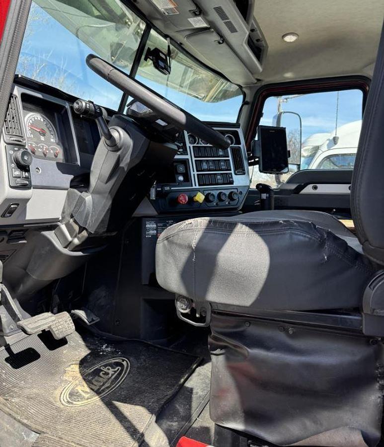 Used 2020 Mack PINNACLE 64R