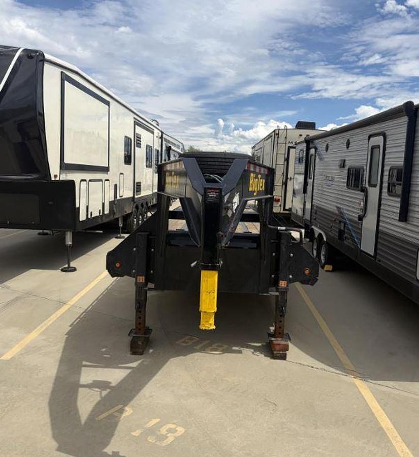Used 2025 Big Tex 25GN Gooseneck Trailer