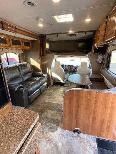 Used 2018 Coachmen Leprechaun 260DS