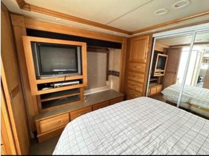 Used 2006 Fleetwood DISCOVERY