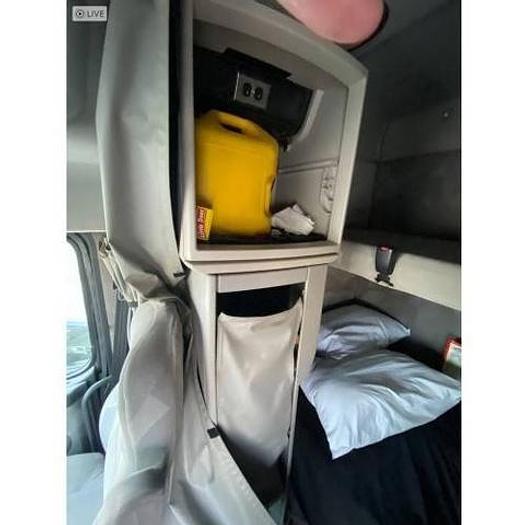 Used 2009 Volvo VNL64