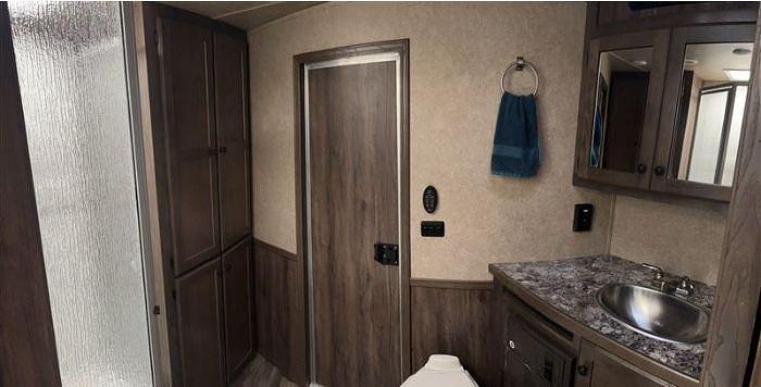 Used 2019 Lakota Charger With LQ