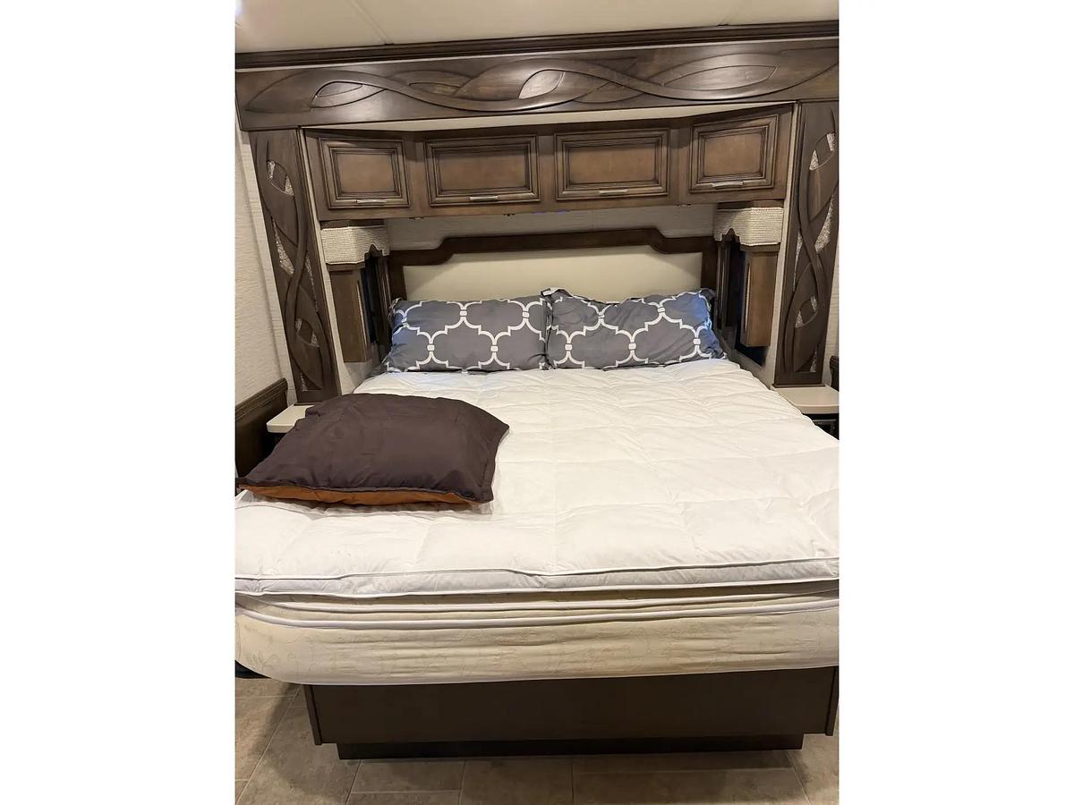 Used 2019 Newmar Ventana 3709