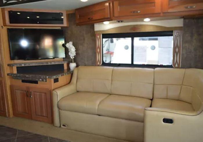 Used 2015 Fleetwood Excursion 35B