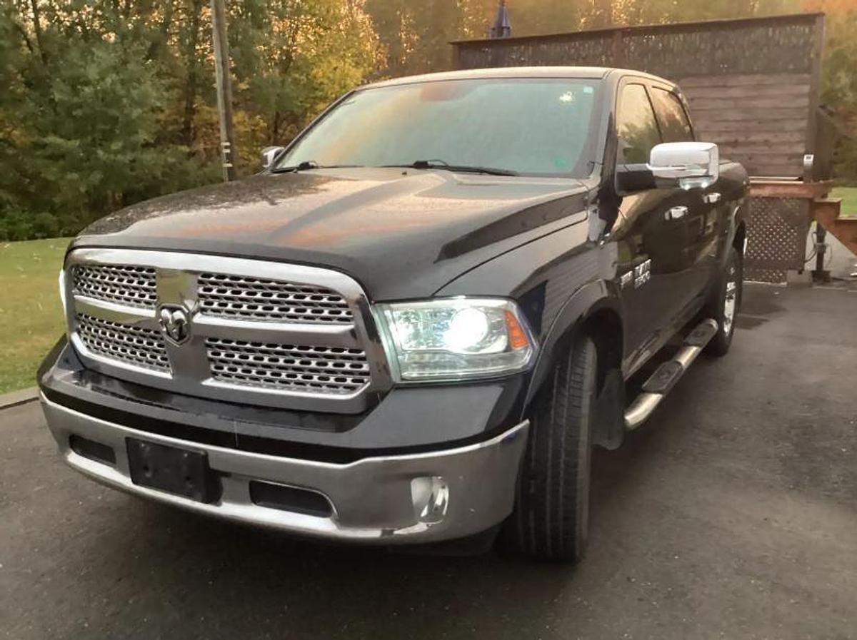 Used 2018 RAM 1500 Laramie Crew Cab SWB 4WD
