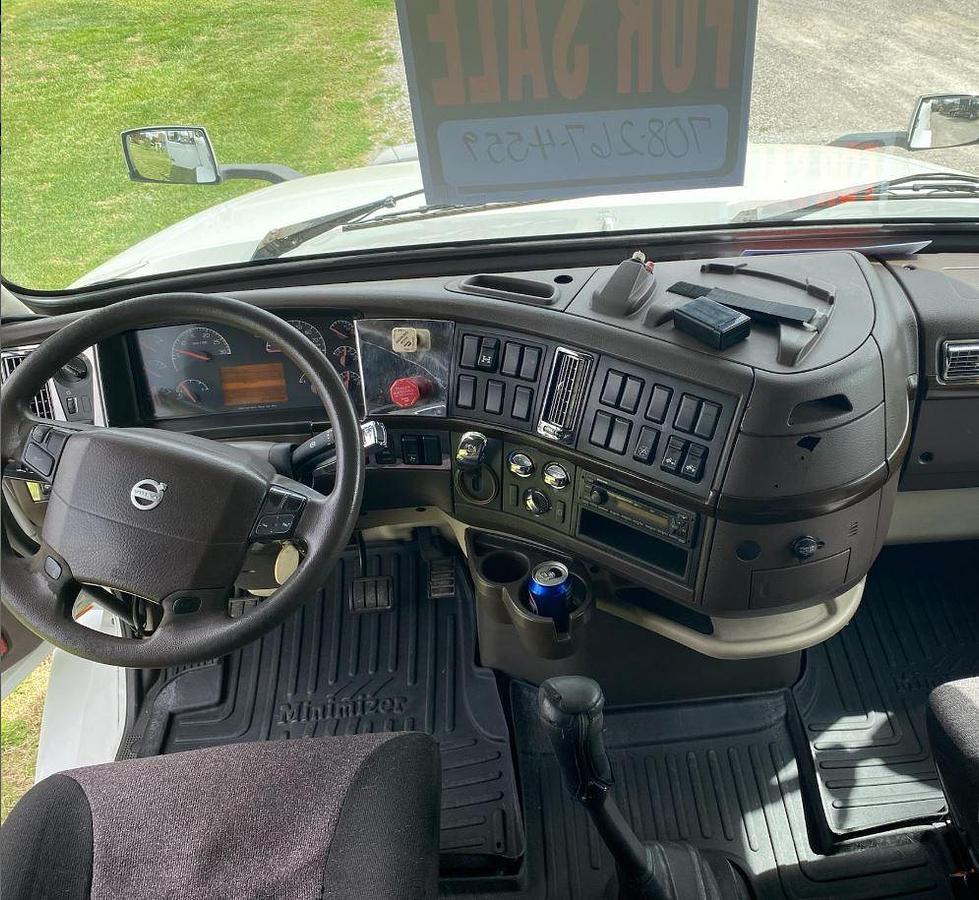 Used 2013 Volvo VNL64T670