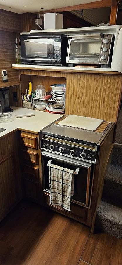 Used 1975 Viking Yacht