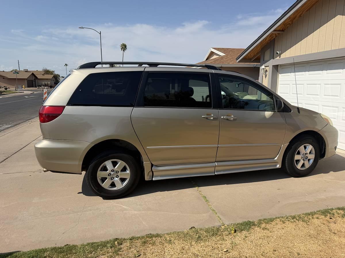 Used 2005 Toyota Sienna LE