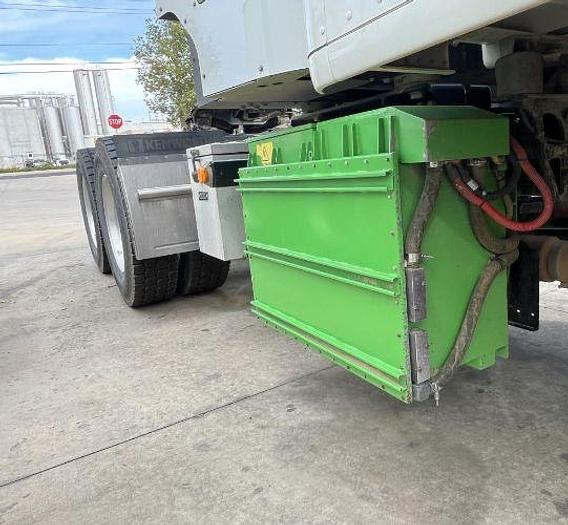 Used 2022 KENWORTH T880