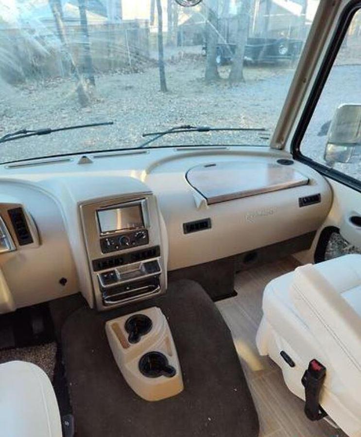 Used 2022 Winnebago Adventurer 29B Class A Motorhome