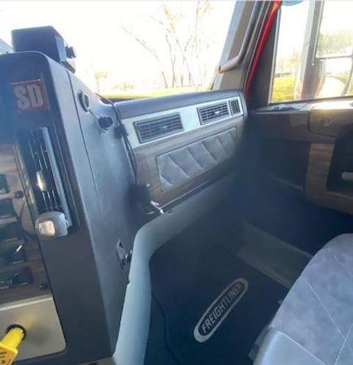 Used 2019 Freightliner 122SD