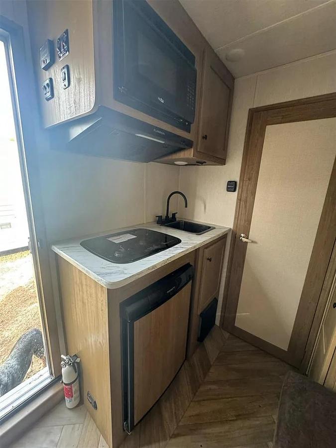 Used 2024 Lakota Colt 3 Horse Trailer