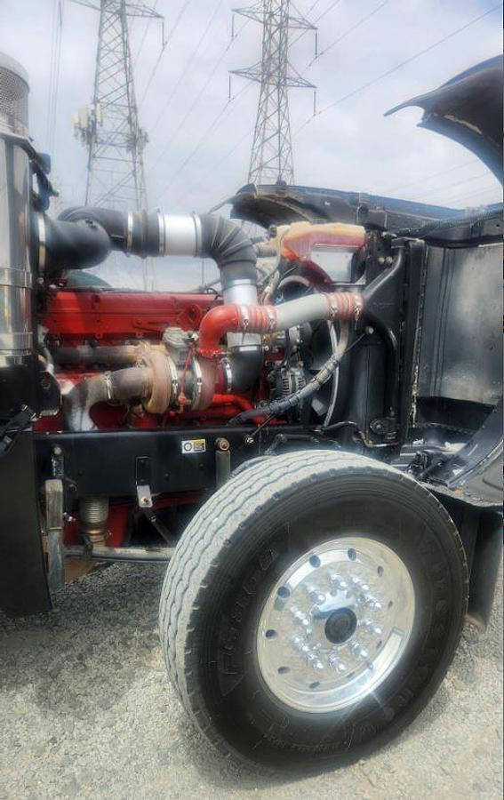 Used 2010 PETERBILT 388 Dump Truck