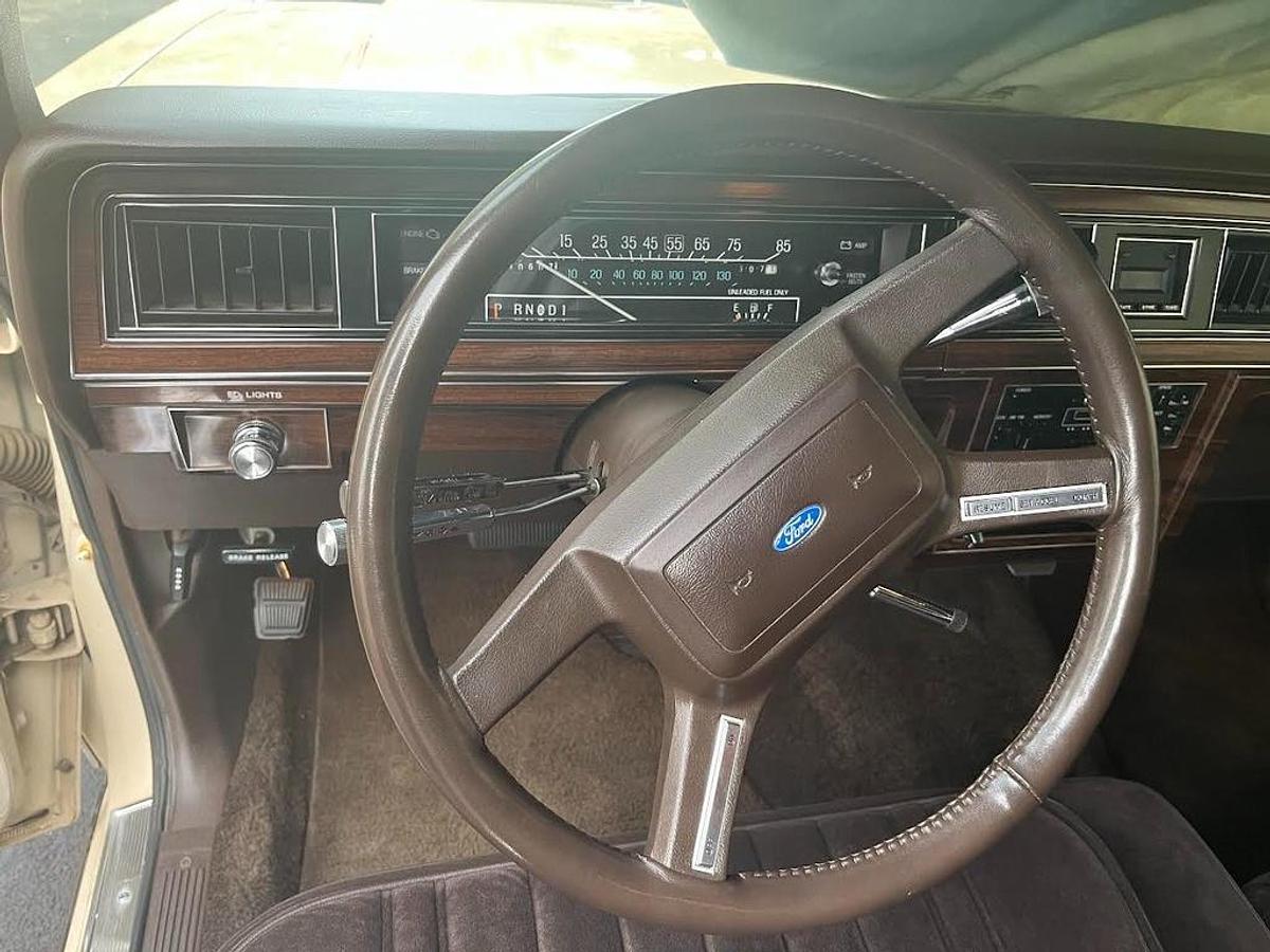 Used 1986 Ford Crown Victoria