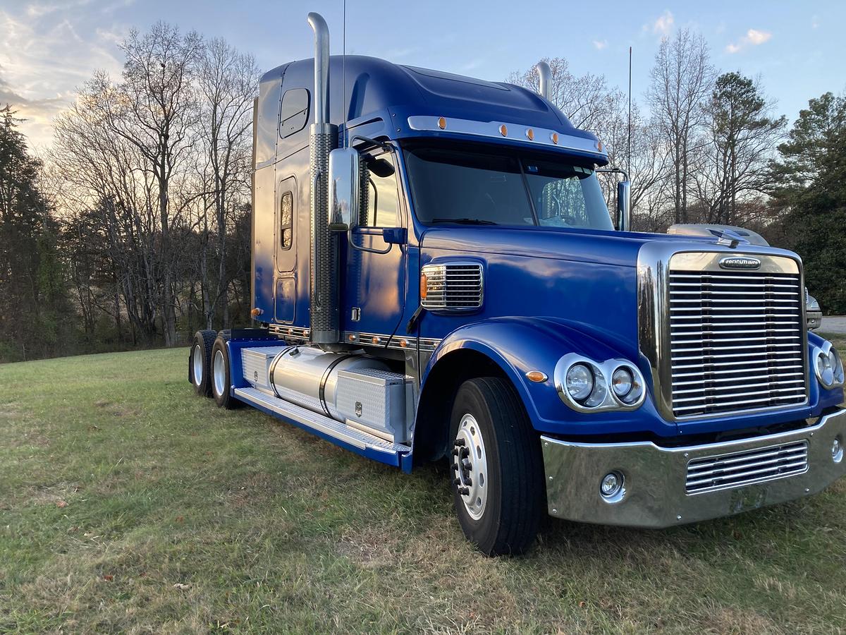Used 2014 Freightliner Coronado Sleeper Semi Truck