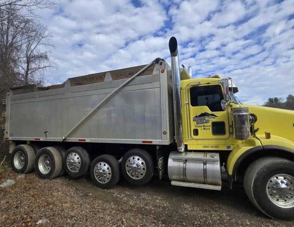 Used 2015 Kenworth T800 Dump Truck