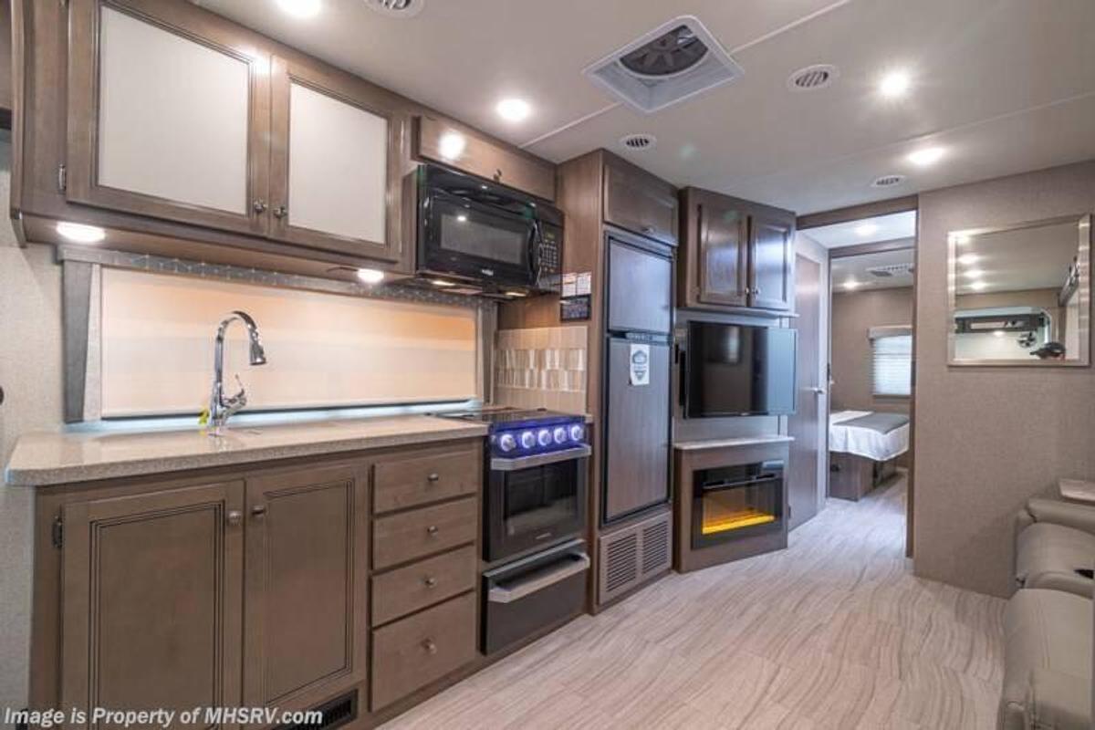 Used 2020 Thor Motor Coach Windsport 32T