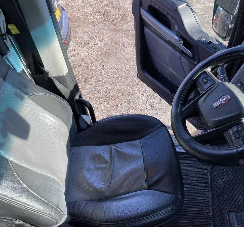 Used 2009 Mack Granite GU813 Grapple Truck