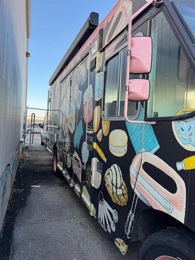 Used 2018 Ford P1000 Commercial Food Truck