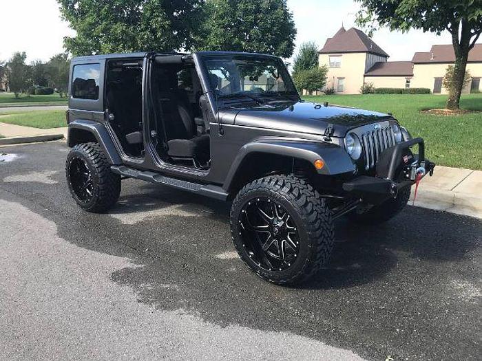 Used 2018 JEEP Wrangler Unlimited Sahara