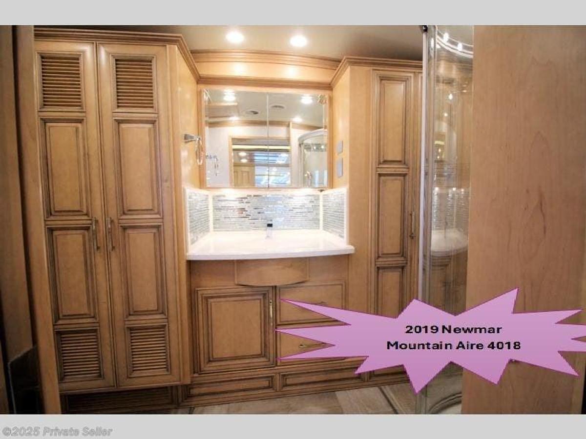 Used 2019 Newmar Mountain Aire 4018