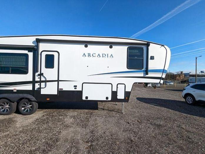 Used 2022 Keystone Arcadia 3660RL