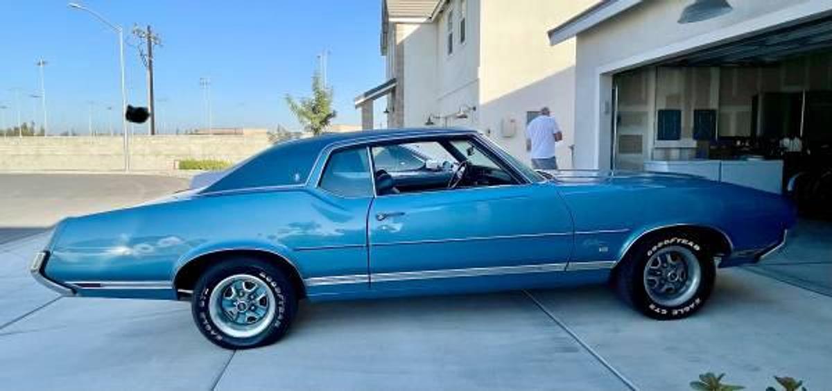 Used 1970 Oldsmobile Cutlass Supreme Holiday Coupe