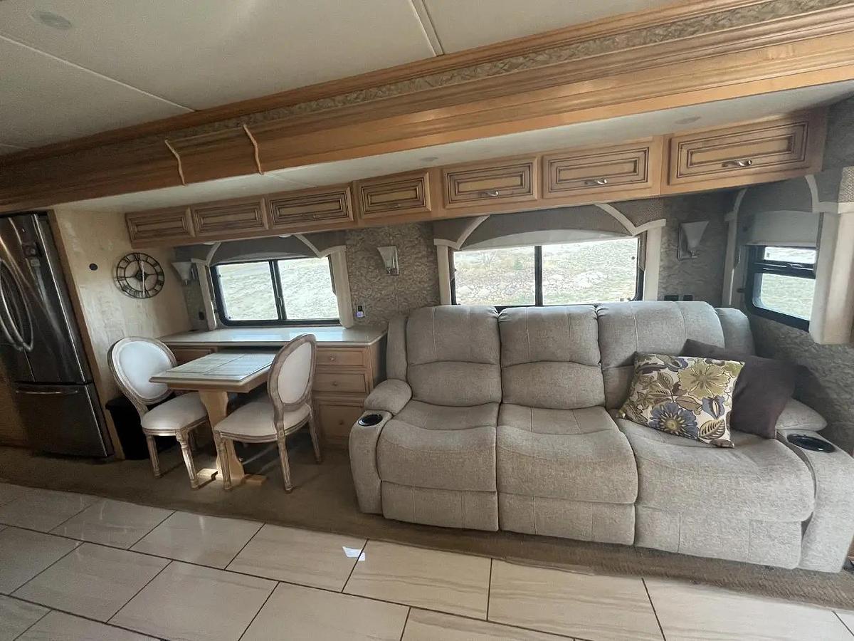Used 2014 Newmar Ventana 4369