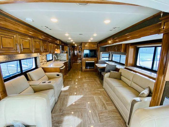 Used 2019 Thor Venetian J40