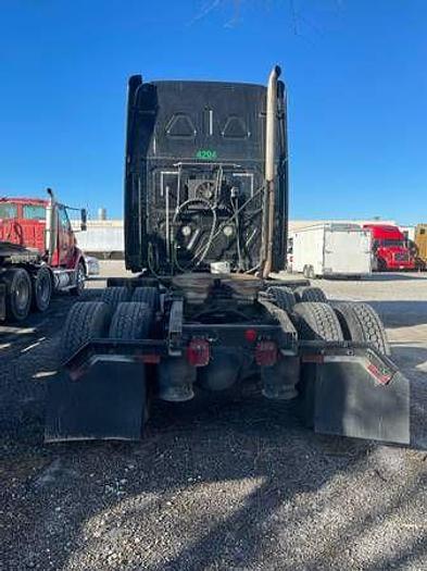 Used 2009 Freightliner Cascadia