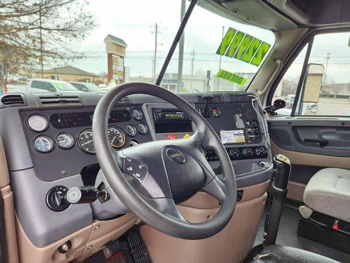 Used 2013 Freightliner Cascadia