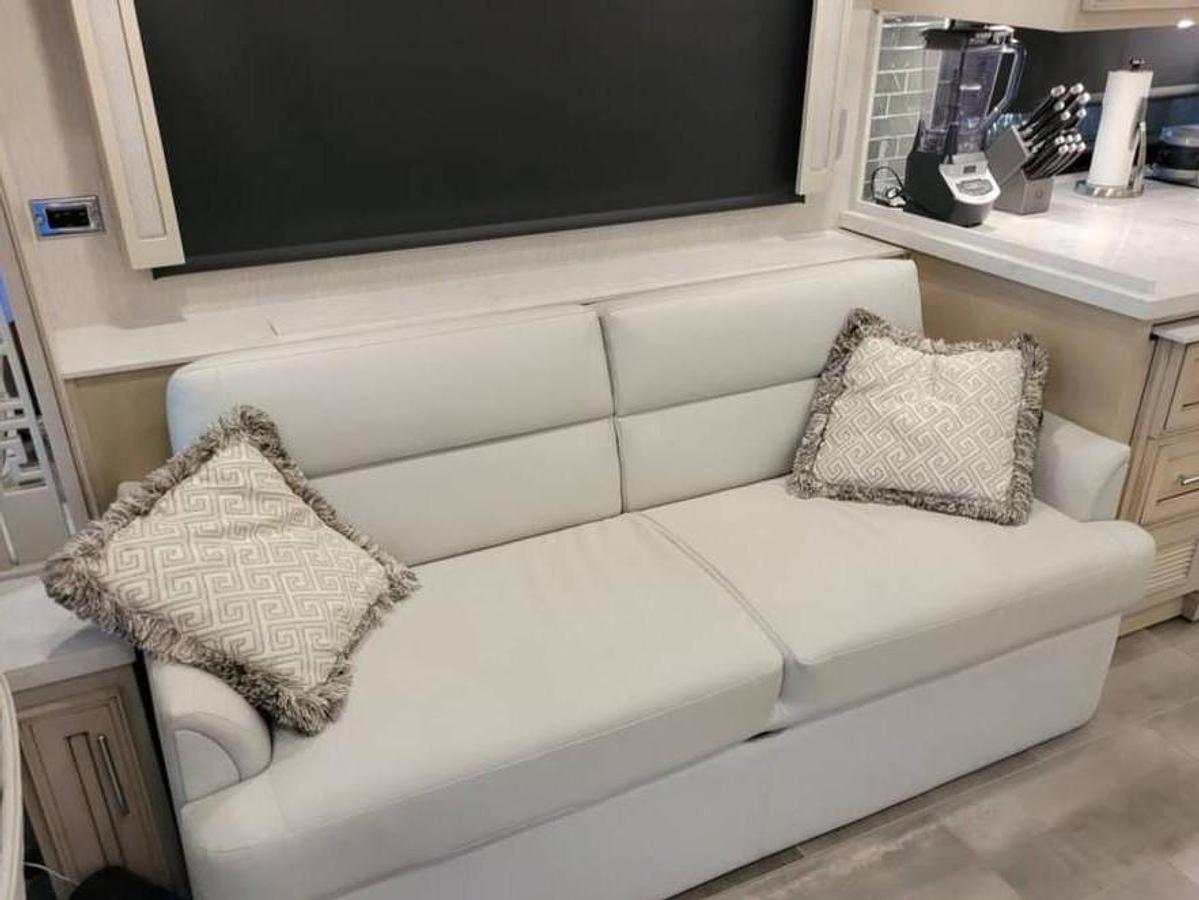 Used 2022 Newmar Ventana 4334