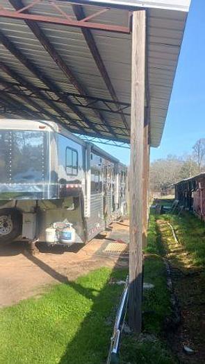 Used 2008 Dream Coach 3 Horse
