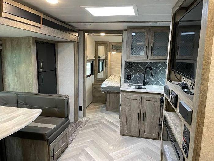 Used 2021 Forest River Wildwood Heritage Glen 23BHHL