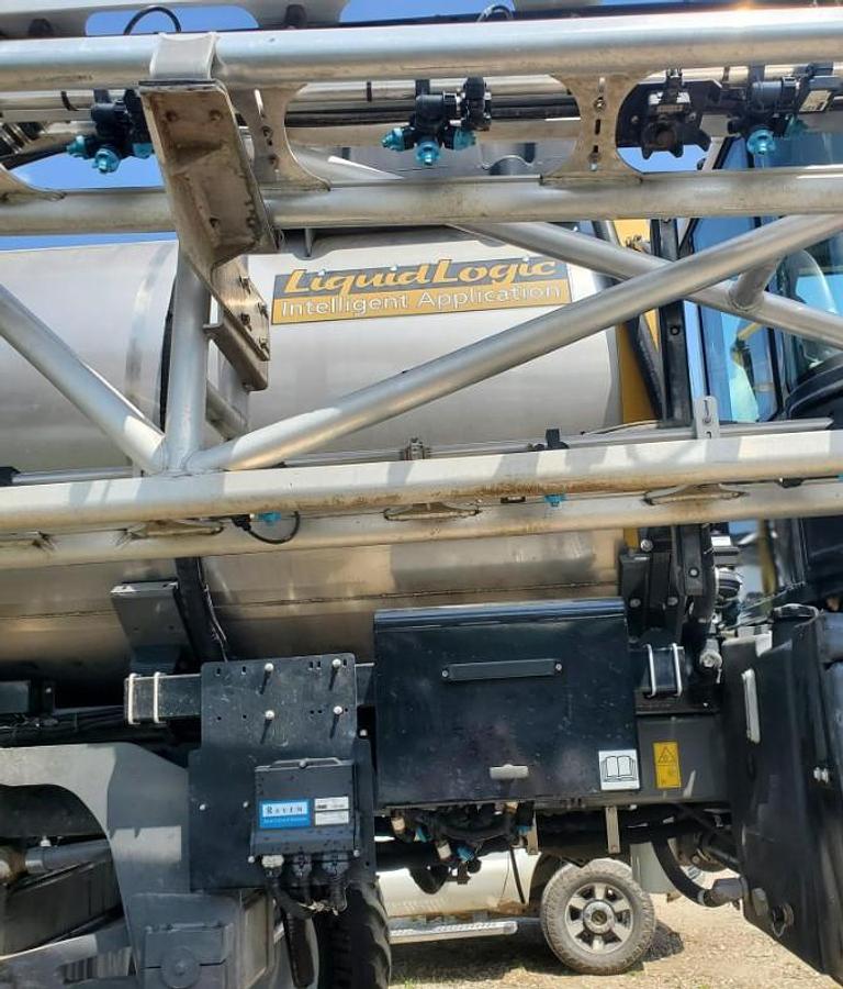 Used 2021 ROGATOR RG1100C Self-Propelled Sprayer