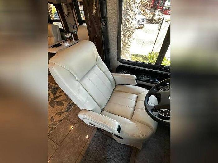 Used 2019 Newmar Ventana 4369