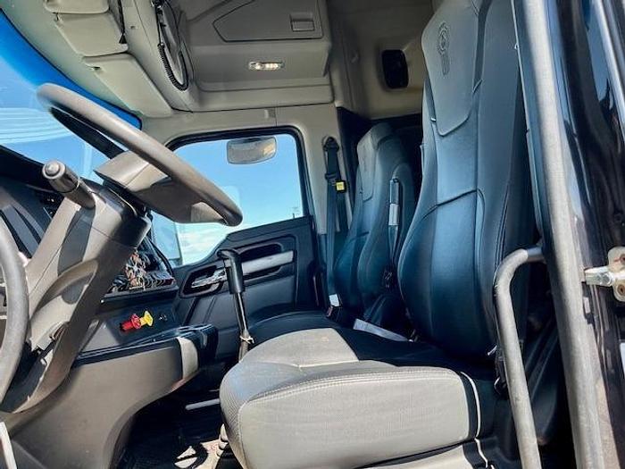 Used 2022 Kenworth T880 Sleeper Semi Truck