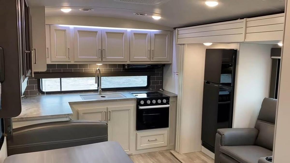 Used 2024 Keystone Cougar 25MLE