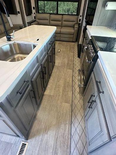 Used 2022 Keystone Montana 3781RL