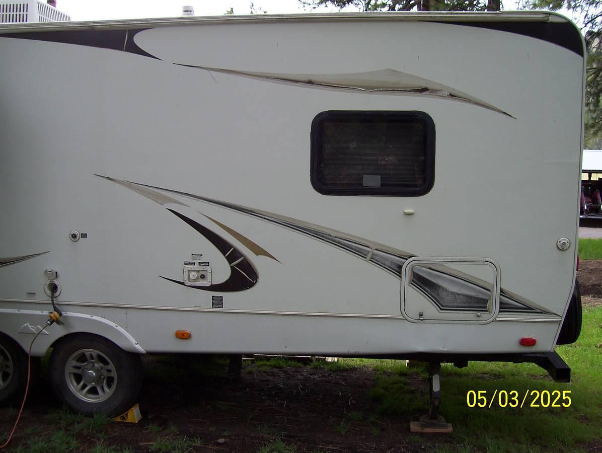 Used 2010 Keystone Cougar Travel Trailer