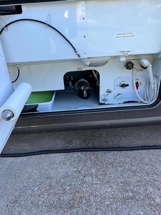 Used 2014 Thor Motor Coach Palazzo 33.2 Class A Motorhome