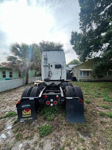 Used 2015 Freightliner Cascadia