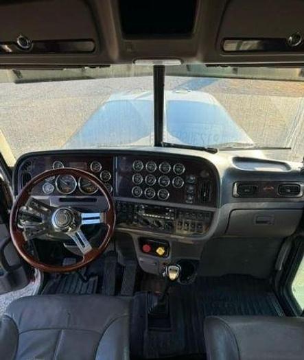 Used 2015 Peterbilt 389 Glider Kit